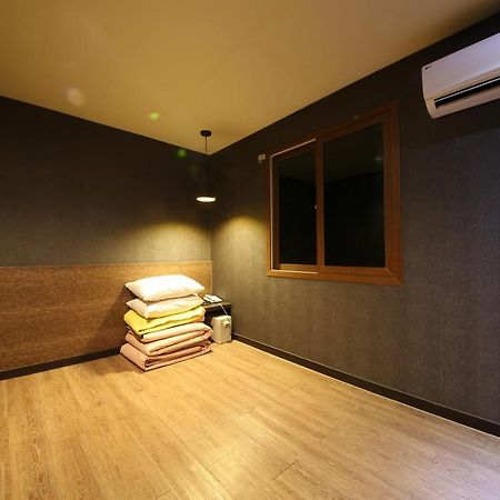 Vitamin Hotel Busan Exterior photo