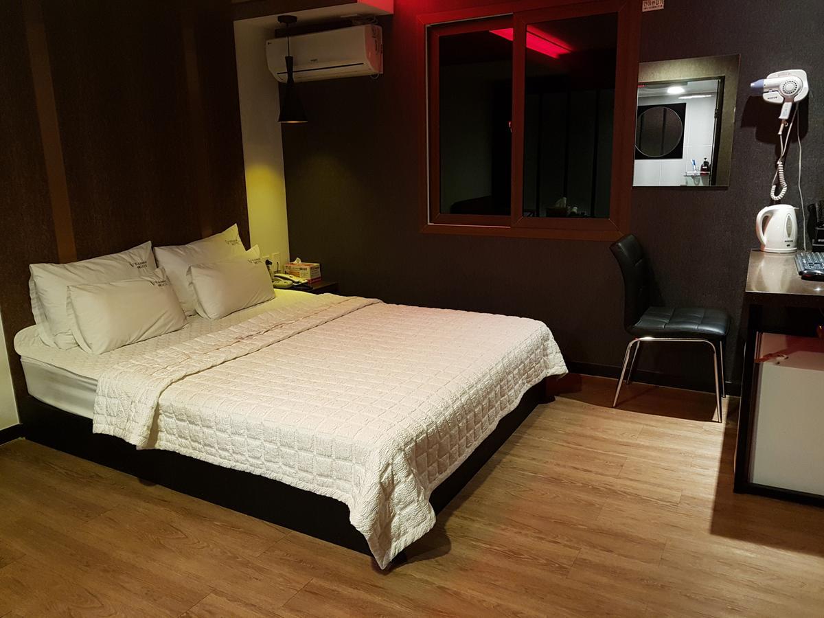 Vitamin Hotel Busan Exterior photo