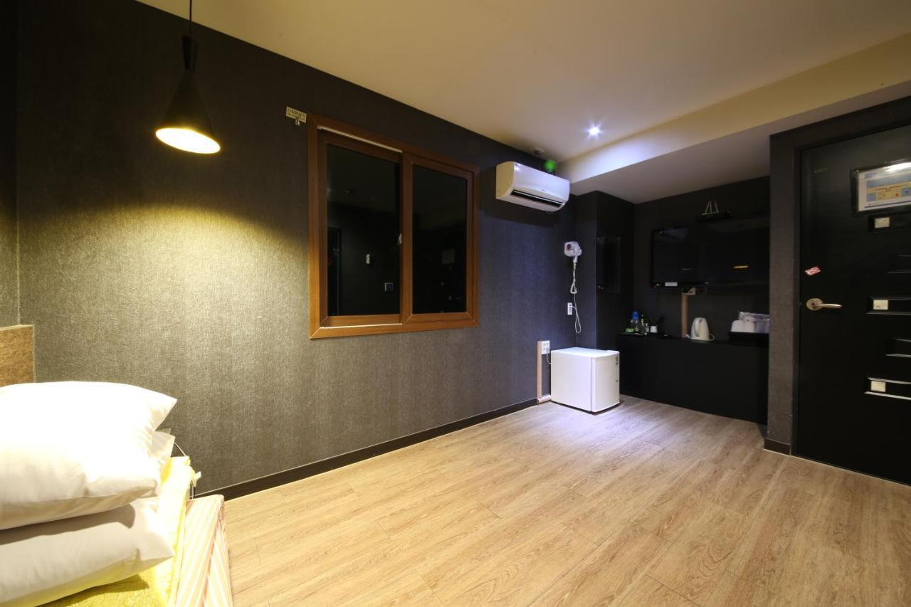 Vitamin Hotel Busan Exterior photo