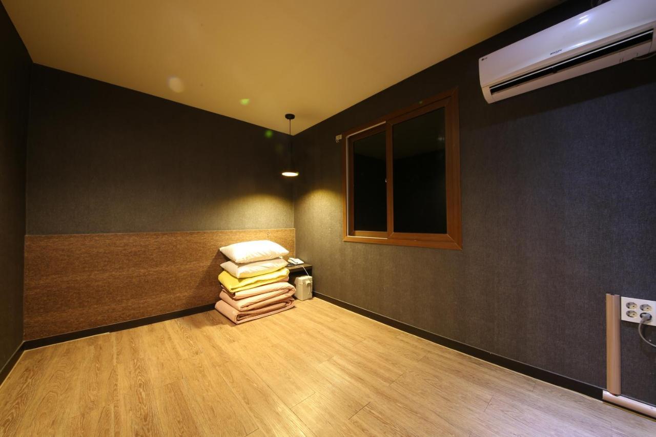 Vitamin Hotel Busan Exterior photo